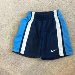 ⭐️ Nike kids shorts in size 18M